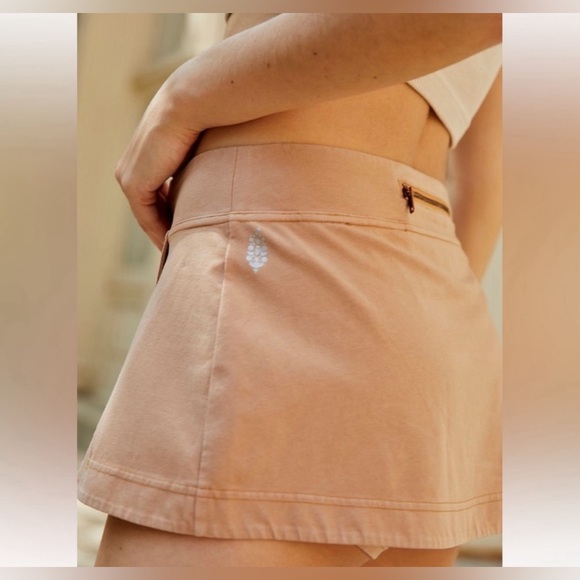NWOT Free People FP Movement Hot Shot Mini Skort - light earth - L - Picture 4 of 8